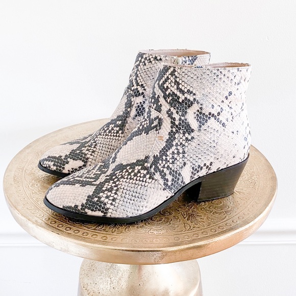 steve madden creek ankle bootie
